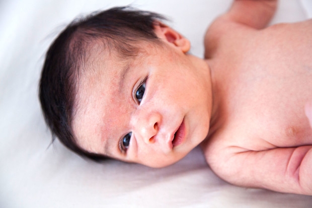 Bebekler ilk sosyal gülümsemelerini doğduktan 4-6 hafta sonra yaparlar.